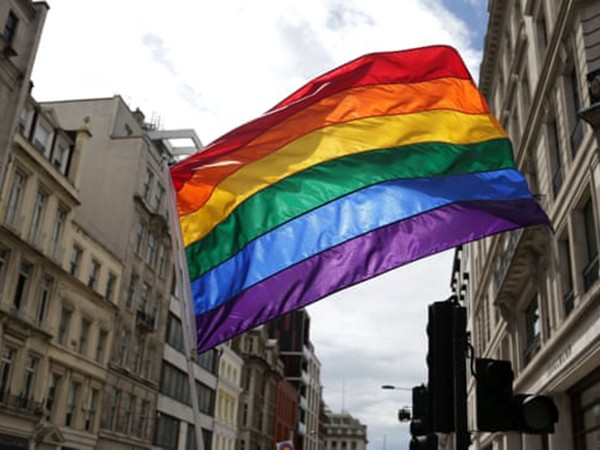 Quốc gia đầu tiên đưa quyền của người LGBT thành môn học chính thức ảnh 1