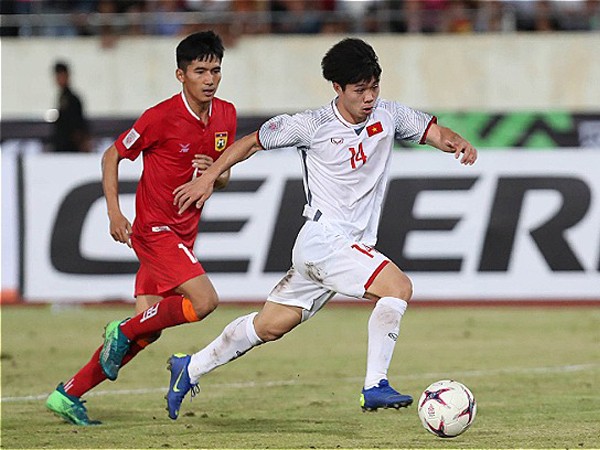 Cầu thủ Việt Nam duy nhất lọt vào đội hình tiêu biểu lượt mở màn AFF Cup ảnh 1