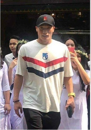 Hậu nghi vấn hẹn hò sắp đám cưới, Bùi Tiến Dũng và "bạn gái" lộ ảnh đội mũ đôi ảnh 6