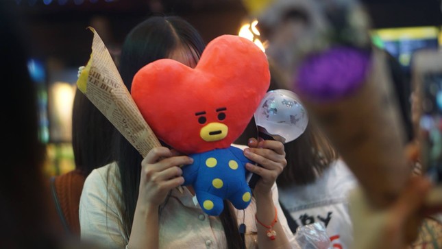 "Burn The Stage: The Movie" và những cảm xúc “buồn, vui, thương lẫn lộn” của ARMY ảnh 7