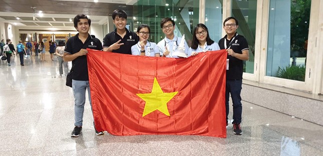Lần đầu tiên Việt Nam giành giải vô địch cuộc thi World Robot Olympiad ảnh 1