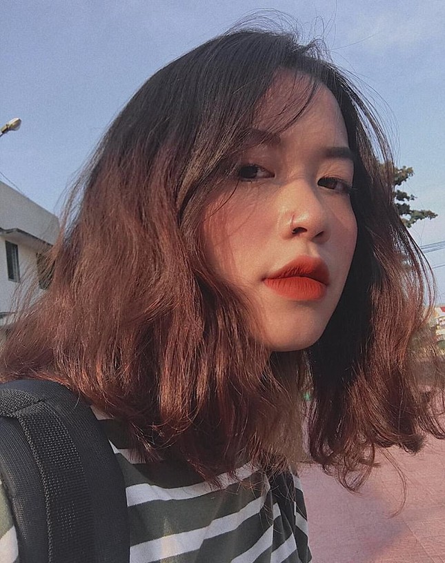 Học ngay những cách trang điểm siêu bắt mắt từ hot Instagram xinh đẹp Hoa Trang ảnh 6