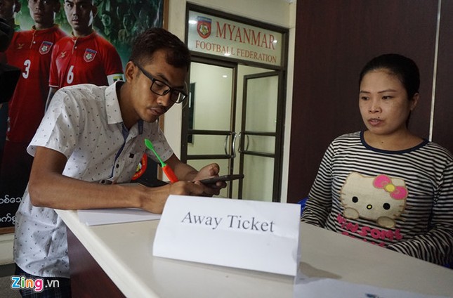 "Vé chợ đen" trận Việt Nam gặp Myanmar tăng gấp 5 lần ảnh 2
