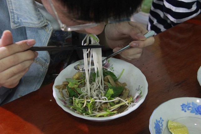 Bún cua "thối", ai lỡ ăn dễ ghiền ảnh 7