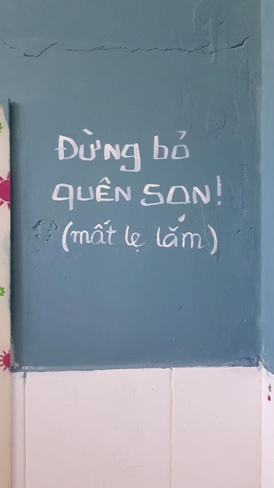 Lời bài hát của Chi Pu trở thành "tôn chỉ" trong... nhà vệ sinh của quán café ảnh 3