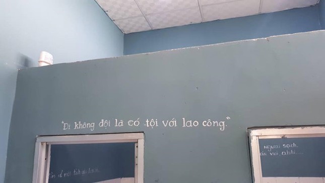 Lời bài hát của Chi Pu trở thành "tôn chỉ" trong... nhà vệ sinh của quán café ảnh 6