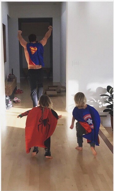 Dàn "mỹ nam" của Avengers khiến fan vỡ mộng vì "đời không như là phim" ảnh 6