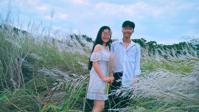 Chụp ảnh bên nhau quá đẹp, cặp đôi bạn thân khác giới bất ngờ nhận... "gạch đá" ảnh 2