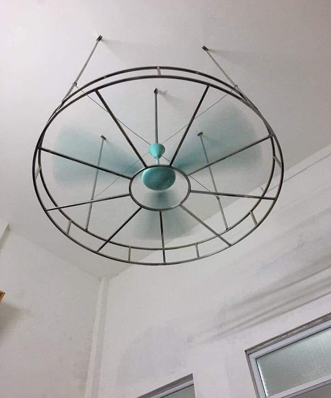 Nỗi sợ muôn thuở của học sinh: Quạt rơi trúng người! ảnh 3