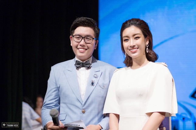 Con đường trở thành MC song ngữ "đắt sô" của chàng trai được yêu thích nhất Cầu Vồng 2013 ảnh 3