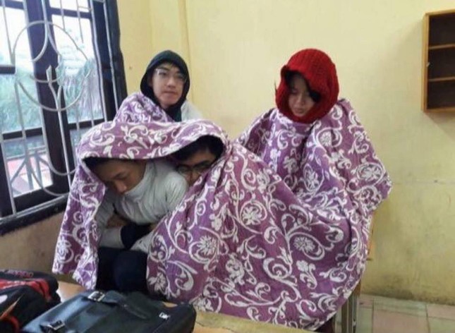"Cười té ghế" với chùm ảnh "vì một con đường đến trường không còn giá rét" ảnh 1