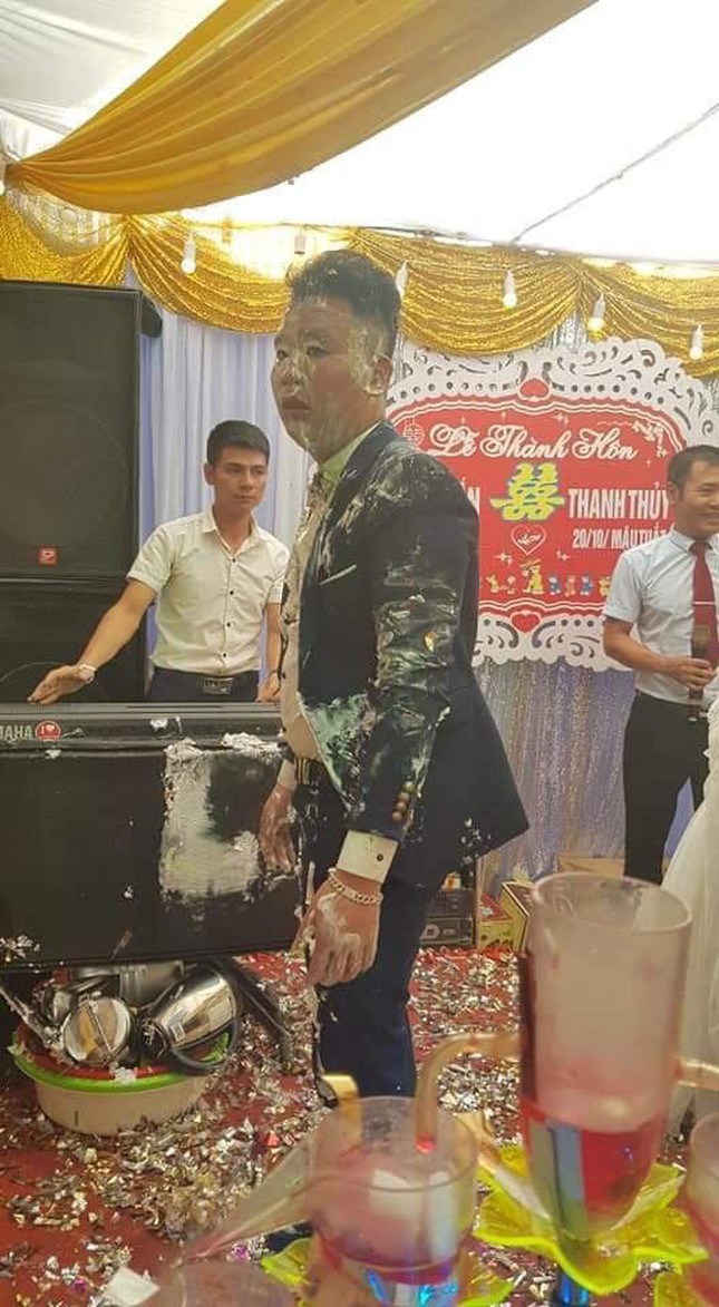 Đây là một trong những lí do vì sao không nên mời hội bạn thân "lầy lội" đi dự đám cưới! ảnh 2