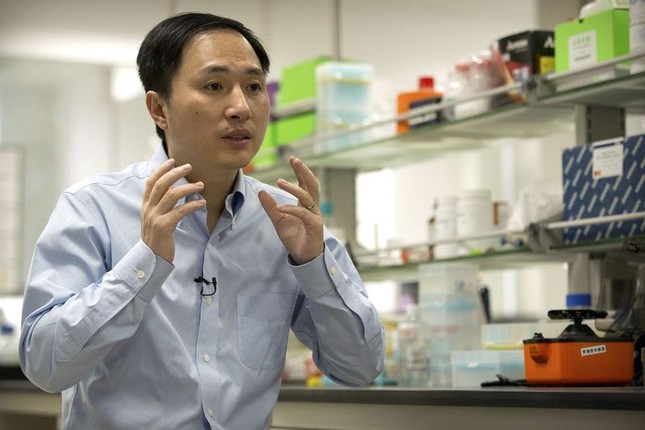 Trung Quốc đón cặp song sinh được chỉnh gen đầu tiên trên thế giới, có khả năng kháng nhiễm HIV ảnh 1