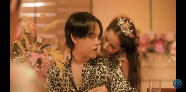 Cư dân mạng phản ứng trái chiều khi Chi Pu hóa "gái hư" trong MV comeback ảnh 5