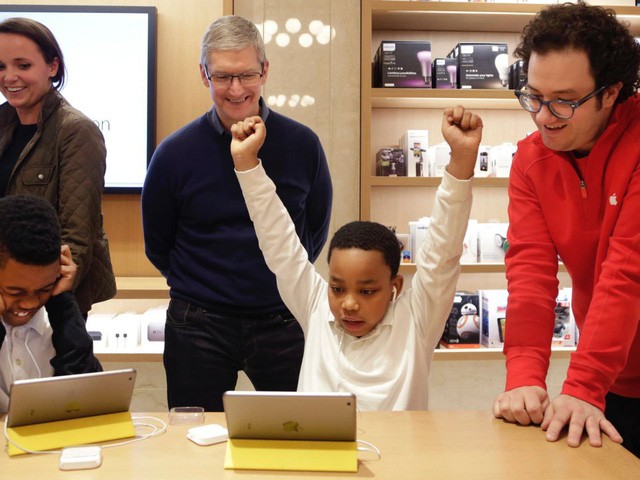 Là CEO công ty giá trị nhất thế giới, Tim Cook vẫn mua... đồ giảm giá ảnh 7