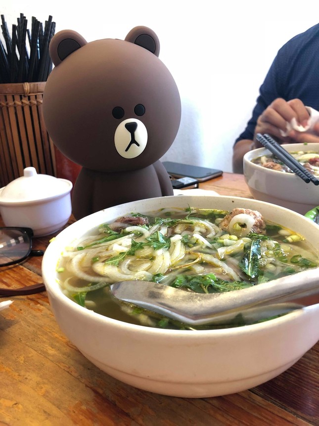 Không cần người yêu, cô gái “hẹn hò” với thú bông, cùng check-in muôn nơi ảnh 10