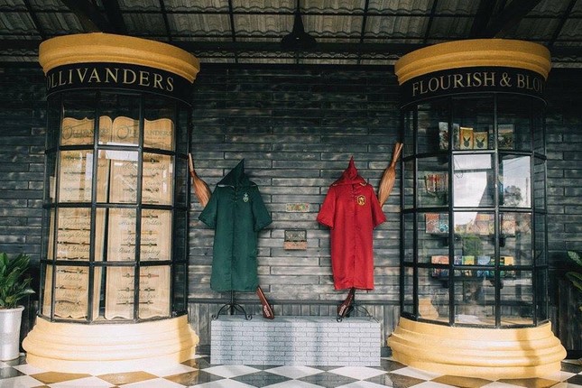 Tìm đâu xa, ngay tại Việt Nam cũng có hẳn hai trường Hogwarts thu nhỏ siêu “bí hiểm” ảnh 11