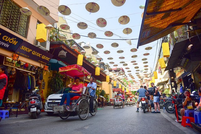 Giới trẻ thích thú check-in ở con đường nón lá tuyệt đẹp giữa lòng Hà Nội ảnh 3