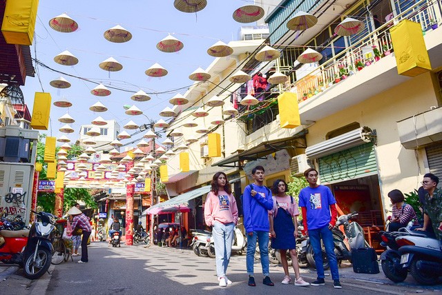 Giới trẻ thích thú check-in ở con đường nón lá tuyệt đẹp giữa lòng Hà Nội ảnh 8