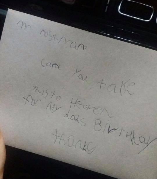 Cậu bé viết thư gửi đến thiên đường mừng sinh nhật bố, lời hồi đáp khiến nhiều người rơi nước mắt ảnh 1