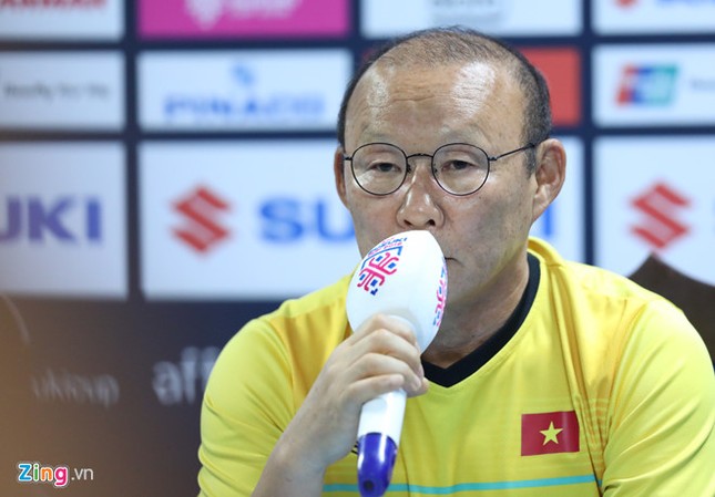 HLV Park: "Philippines chơi cẩn thận, dùng bóng dài tấn công" ảnh 1