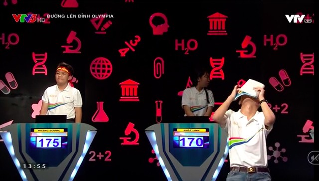 Cuộc thi Tháng Olympia rượt đuổi gay cấn, cả 4 thí sinh đều chọn Ngôi sao hi vọng ảnh 3