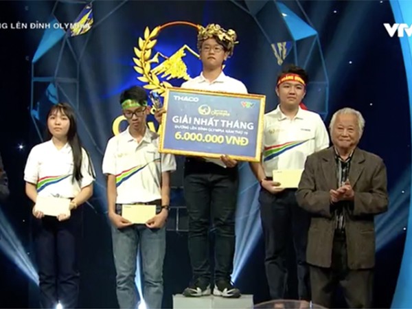 Cuộc thi Tháng Olympia rượt đuổi gay cấn, cả 4 thí sinh đều chọn Ngôi sao hi vọng ảnh 4