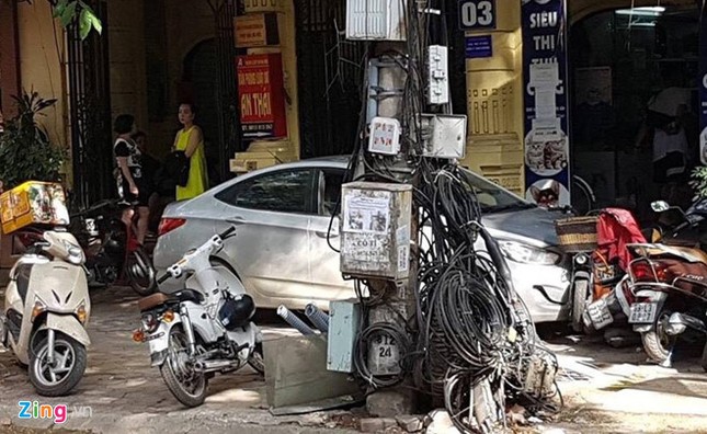 Nam sinh cấp 3 lái ô tô gây tai nạn liên hoàn ảnh 2