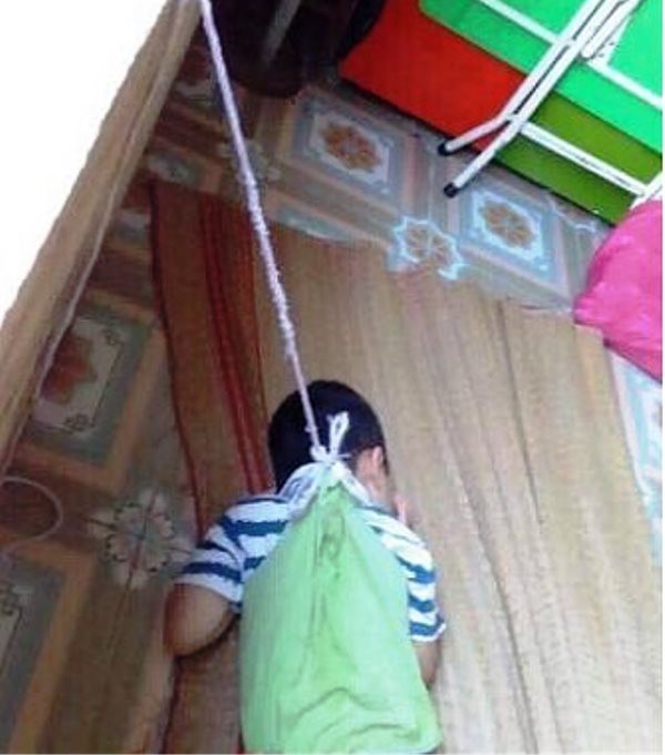 Sự thật vụ bé trai bị cô giáo buộc dây vào cửa sổ khiến dư luận vừa giận vừa thương ảnh 1