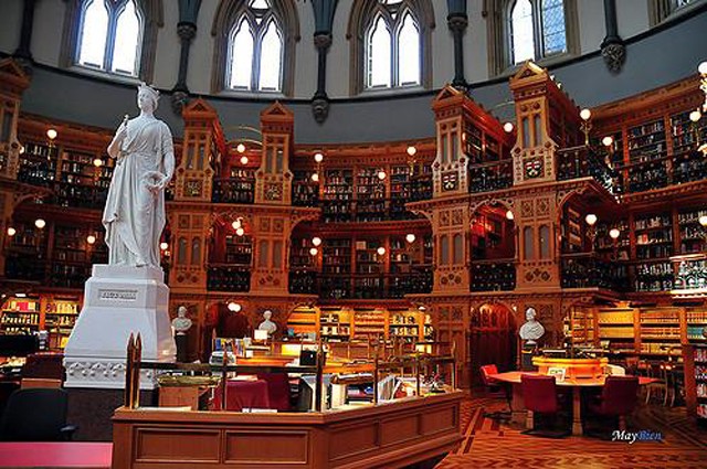 Những thư viện tuyệt vời chẳng khác gì trường Hogwarts ngoài đời ảnh 3