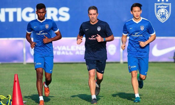 AFF Cup 2018: Phan Văn Đức vào Top 5 nhân vật tiêu biểu lượt đi bán kết ảnh 1