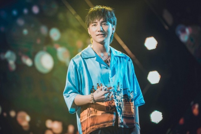 Vượt mặt Sơn Tùng, Bích Phương là ca sĩ có nhiều đề cử nhất tại giải thưởng "Làn Sóng Xanh 2018" ảnh 1