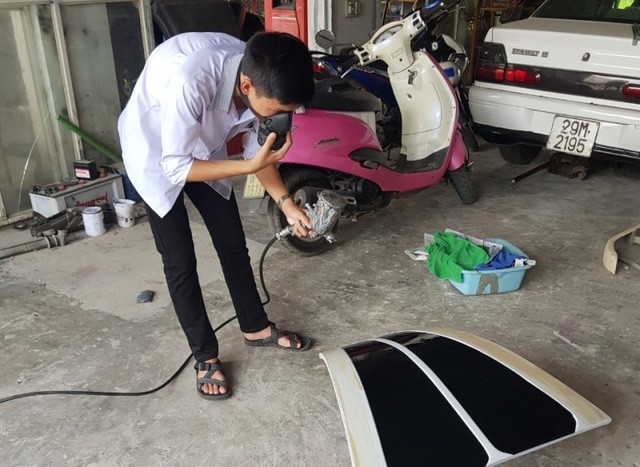 Nam sinh lớp 11 lắp ráp ô tô chạy bằng năng lượng mặt trời ảnh 3