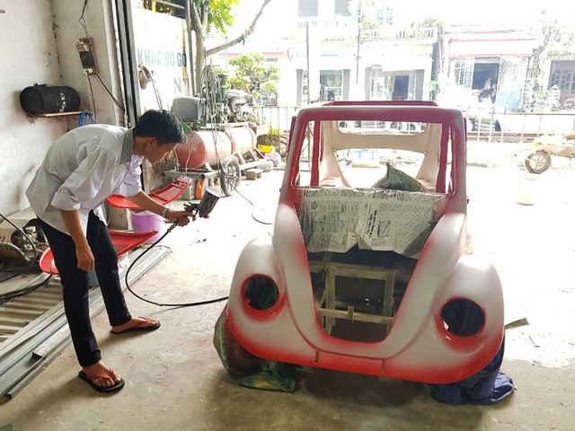 Nam sinh lớp 11 lắp ráp ô tô chạy bằng năng lượng mặt trời ảnh 9
