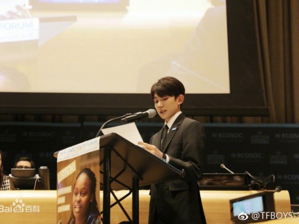Vương Nguyên (TFBOYS) trở thành thần tượng 2K đầu tiên được đưa vào sách giáo khoa! ảnh 3