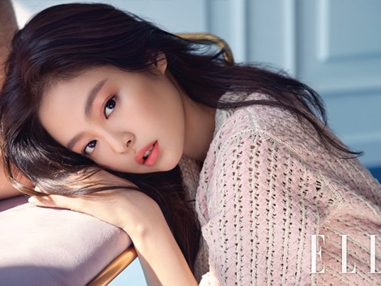 Chỉ vì quên một động tác, Jennie (BLACKPINK) lọt top trend Weibo, bị nhiều người yêu cầu rời nhóm ảnh 1