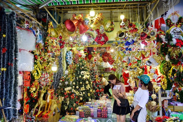 Hà Nội: Phố Hàng Mã tràn ngập không khí Noel ảnh 8