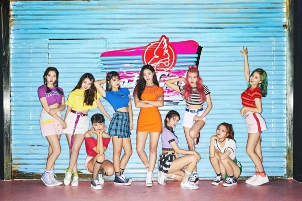 Khiêm tốn nhận mình yếu nhất nhóm, Yeonwoo (MOMOLAND) bị chỉ trích là "giả tạo" ảnh 3