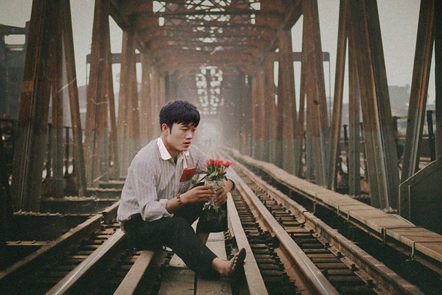 Trước chung kết: HLV Park Hang-seo ngồi trong vườn chuối, Xuân Trường lên cầu Long Biên suy tư ảnh 4