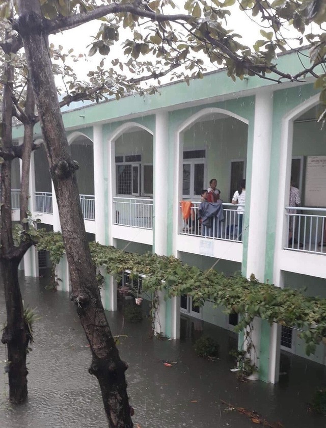 Đà Nẵng thông báo khẩn cho học sinh toàn thành phố nghỉ học ngày mai ảnh 1