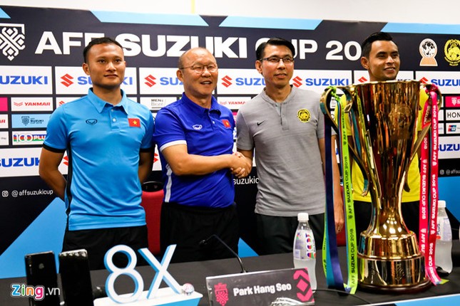 Phóng viên Việt Nam và Malaysia suýt gây gổ trước chung kết AFF Cup ảnh 2
