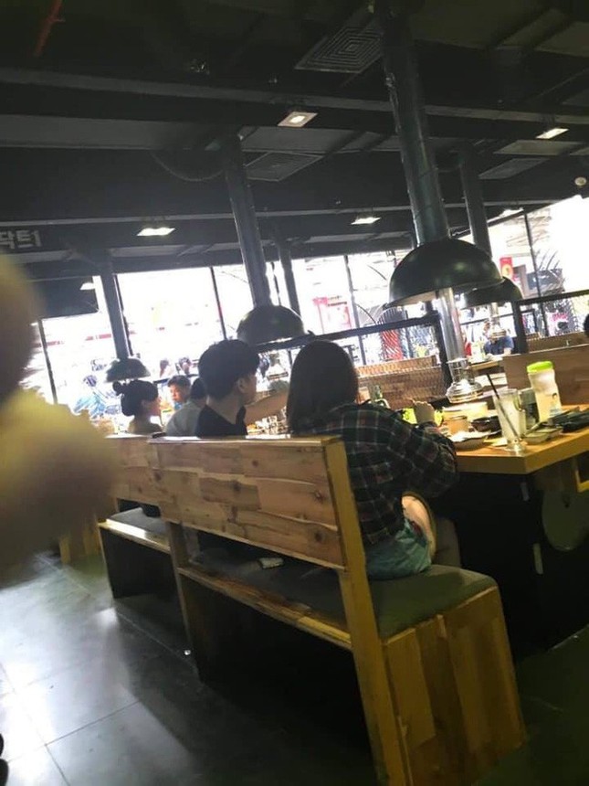 Cư dân mạng lại tung hình ảnh được cho là Hồ Quang Hiếu và Bảo Anh hẹn hò với nhau ảnh 2