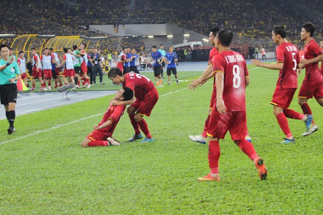 Malaysia 2-2 Việt Nam: Đáng tiếc chỉ có thể hòa ảnh 10