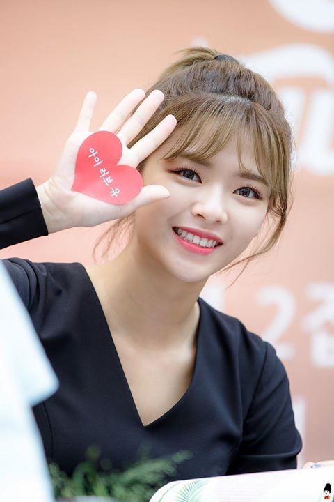 Biên đạo múa Lia Kim tiết lộ đặc biệt nghiêm khắc với thành viên này của TWICE ảnh 2