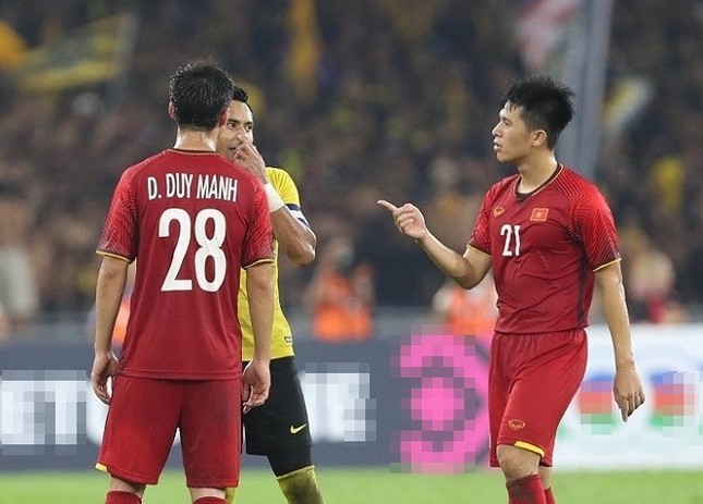 CĐV Malaysia “dội bom” trang cá nhân của hậu vệ Duy Mạnh sau trận hòa chung kết lượt đi ảnh 2