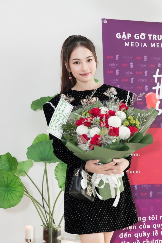 Làm liveshow "lầy" như Hương Tràm: Giấu kín hết dàn khách mời để khán giả đoán mò ảnh 2