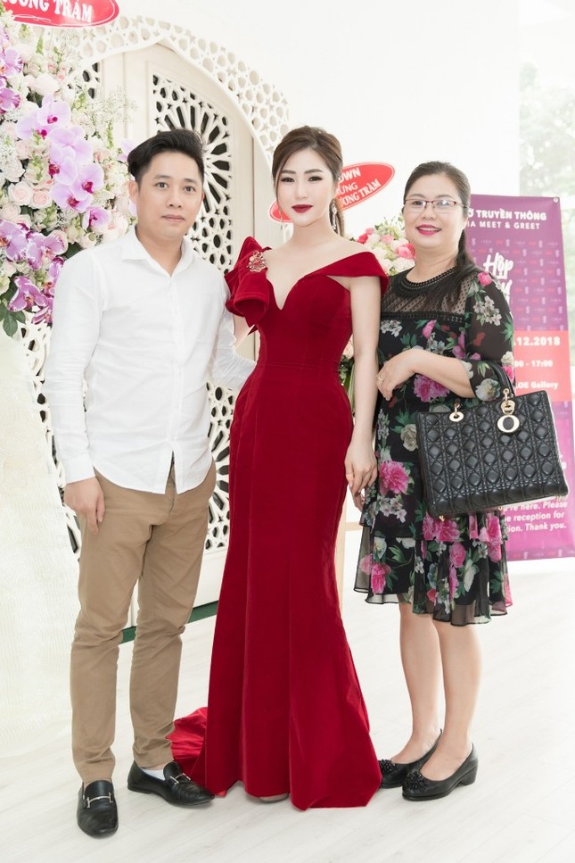 Làm liveshow "lầy" như Hương Tràm: Giấu kín hết dàn khách mời để khán giả đoán mò ảnh 1