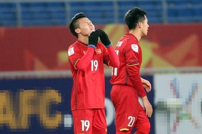 Cứ xem đá bóng là đội nhà "không hòa cũng thua", cô gái bị gia đình "cấm" xem chung kết ảnh 2