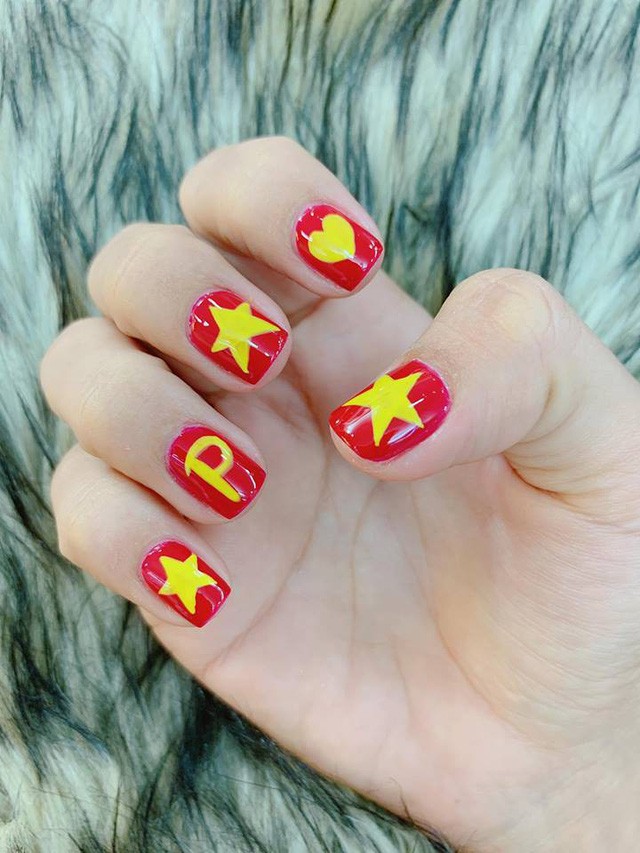 Xuân Bắc, Tự Long “nhận họ” với Đức Chinh cùng dàn sao cổ vũ tuyển Việt Nam ảnh 10