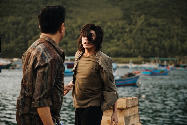 Noo Phước Thịnh hé lộ tạo hình tóc dài cùng cảnh quay hành động trong MV mới ảnh 2